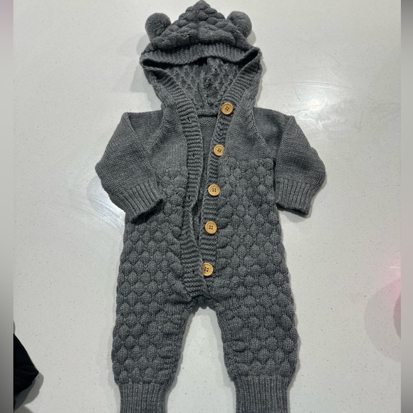 Baby suit - Picture 2 of 3